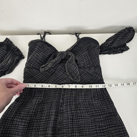 NWT Anthropologie Nixie Romper Back Size XS Front Knot Off the Shoulder Smocked - Picture 7 of 14